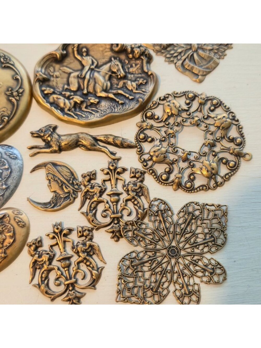 Art Nouveau style Brass Stampings LOT findings Jewelry Crafts Embellishment x30 - Picture 5 of 13